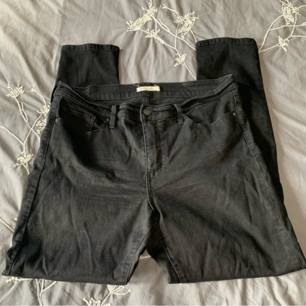 Levi’s 311 Black Shaping Skinny Jeans Sz 32